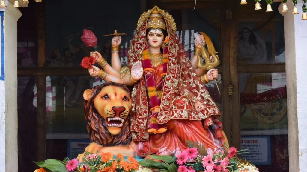 लेके पूजा की थाली